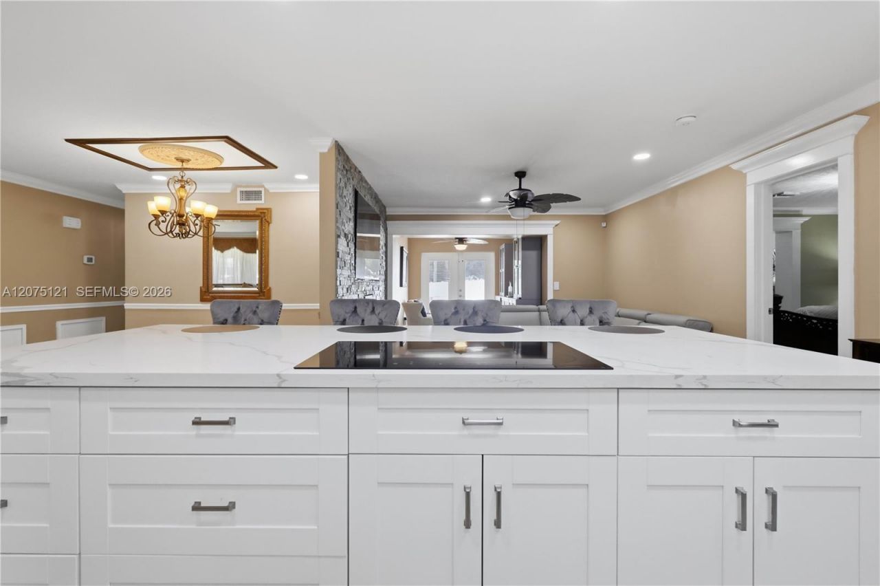 6620 SW 6th St , Pembroke Pines, FL 33023 Photo