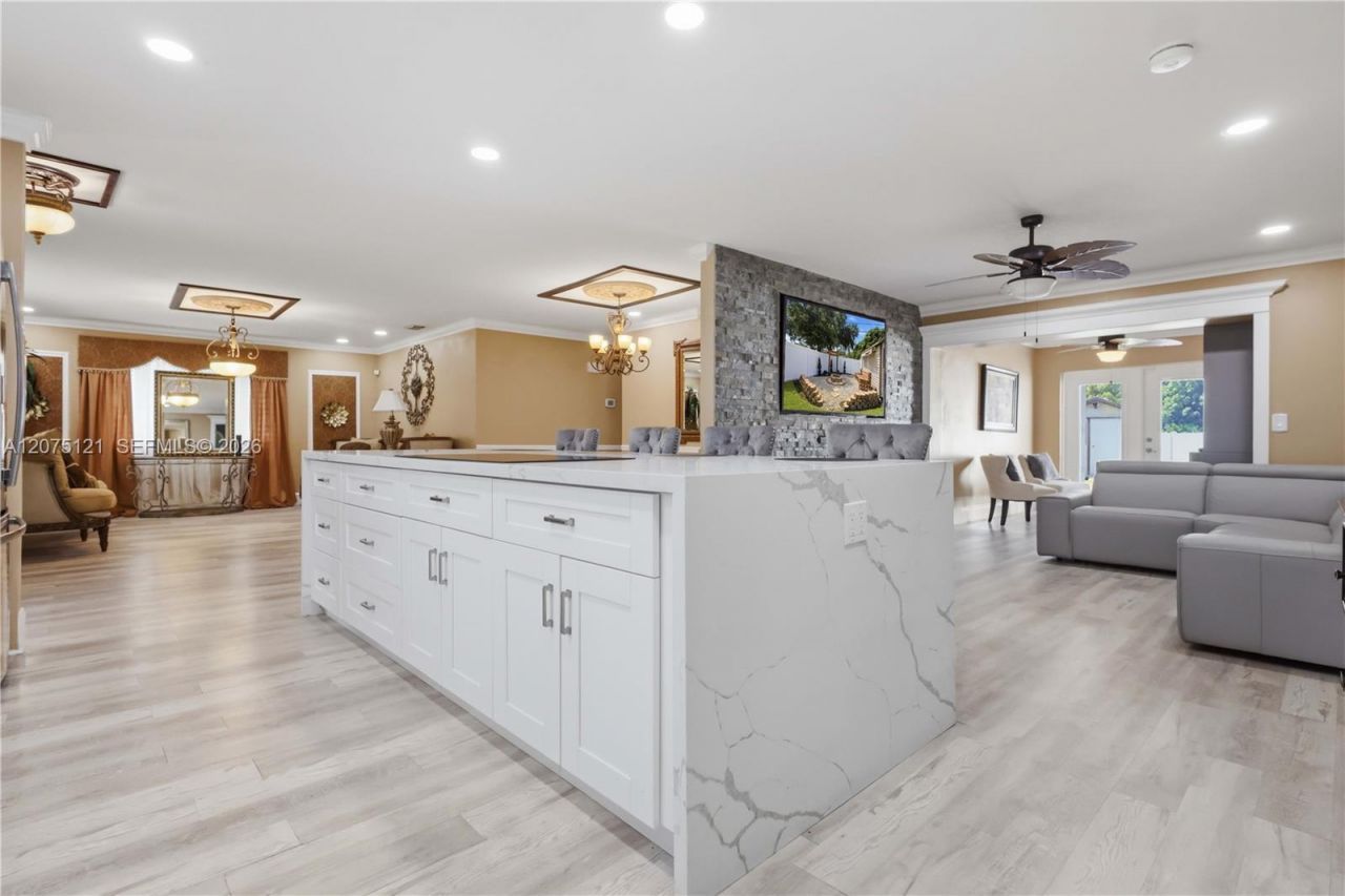 6620 SW 6th St , Pembroke Pines, FL 33023 Photo