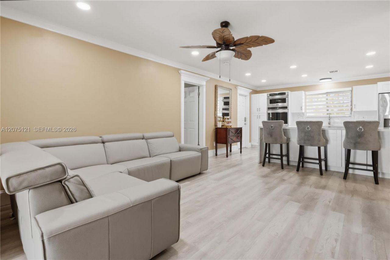 6620 SW 6th St , Pembroke Pines, FL 33023 Photo