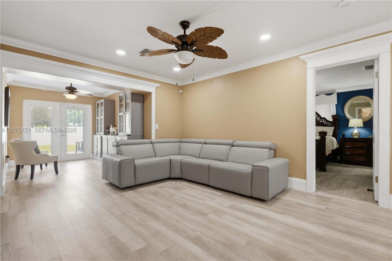 6620 SW 6th St , Pembroke Pines, FL 33023 Photo
