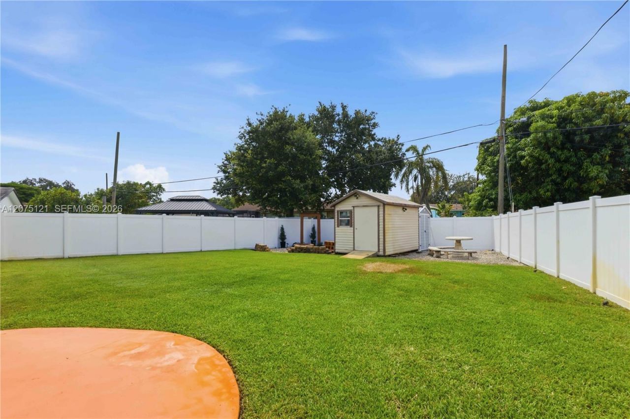 6620 SW 6th St , Pembroke Pines, FL 33023 Photo