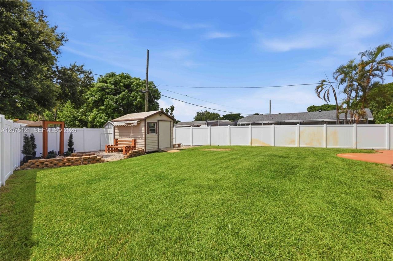 6620 SW 6th St , Pembroke Pines, FL 33023 Photo