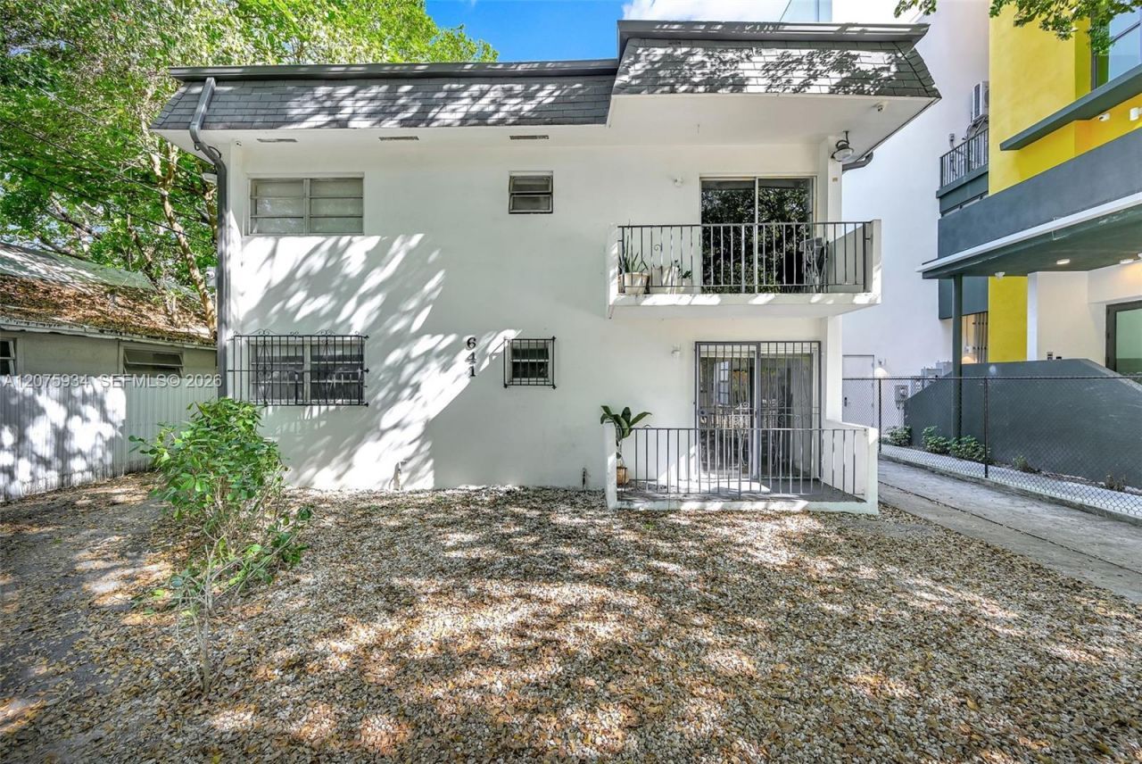 641 NW 2nd St , Miami, FL 33128 Photo