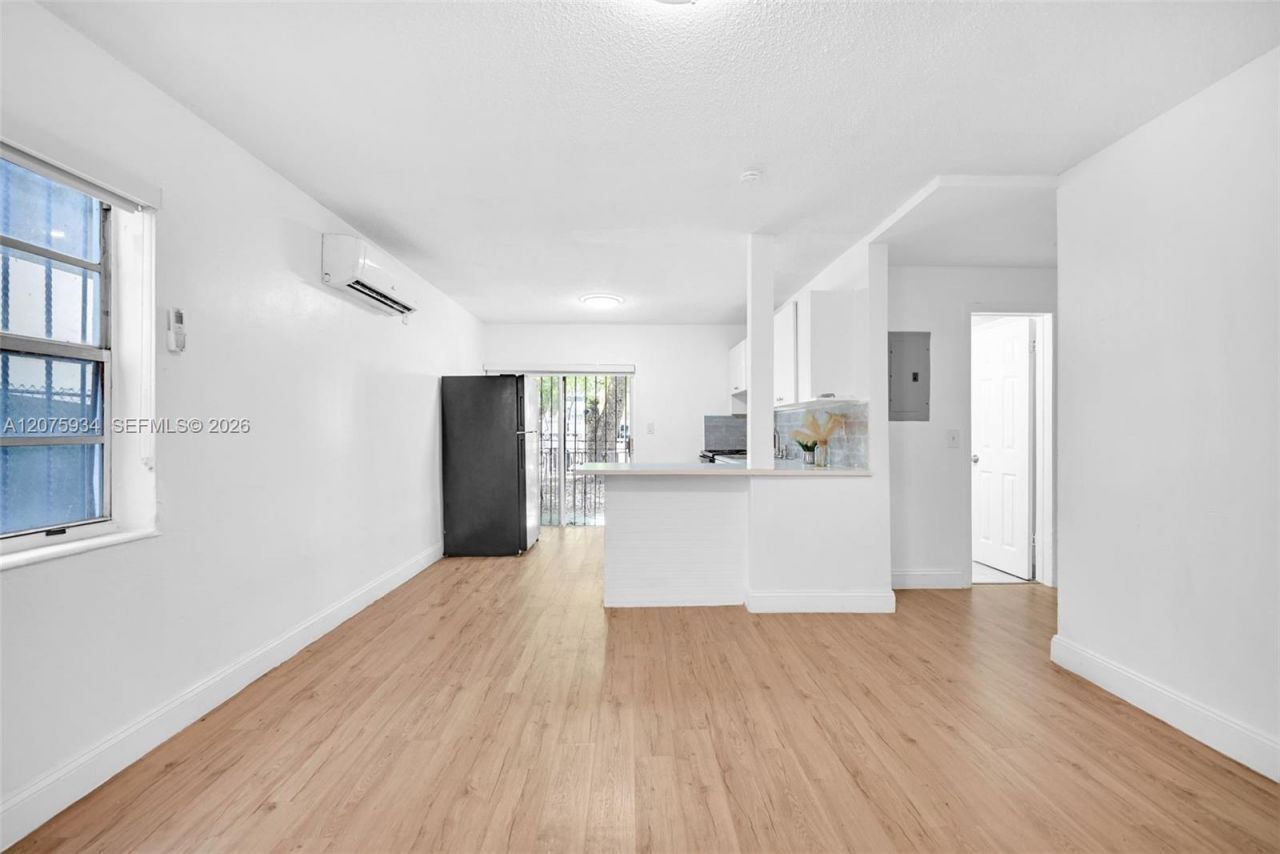 641 NW 2nd St , Miami, FL 33128 Photo
