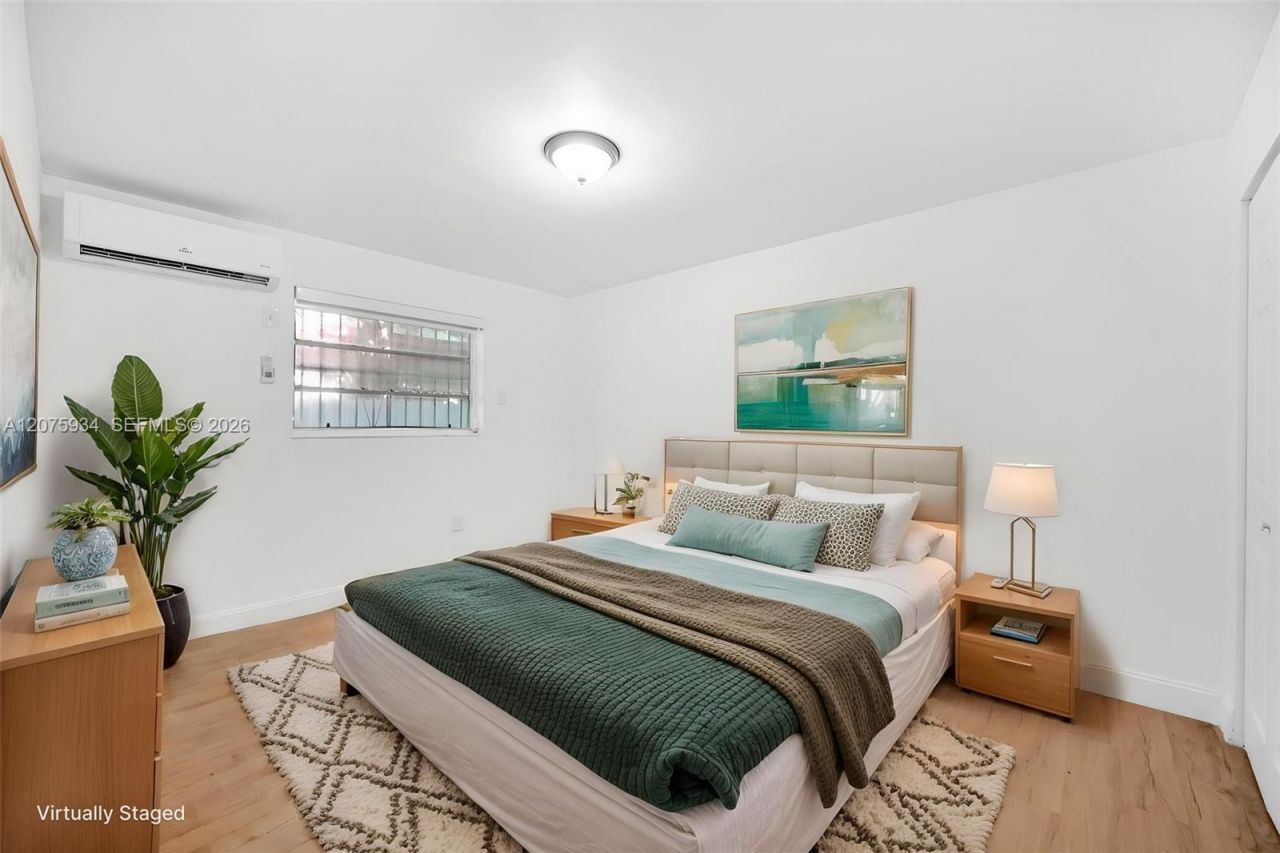641 NW 2nd St , Miami, FL 33128 Photo