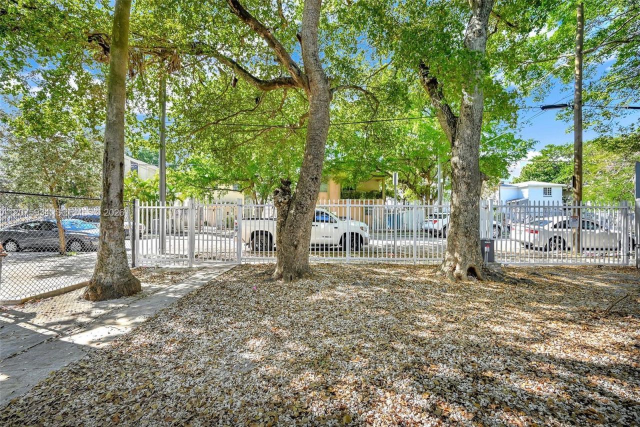 641 NW 2nd St , Miami, FL 33128 Photo