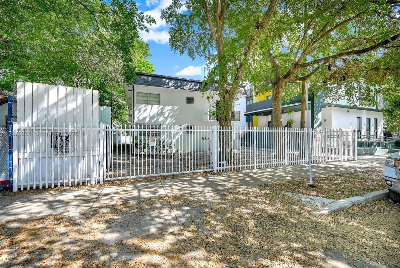 641 NW 2nd St , Miami, FL 33128 Photo