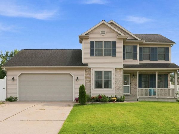 605 E Wawonaissa Drive, Syracuse, IN 46567
