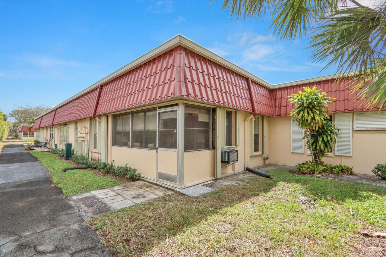 615 Laconia Circle, Greenacres, FL 33467 Photo