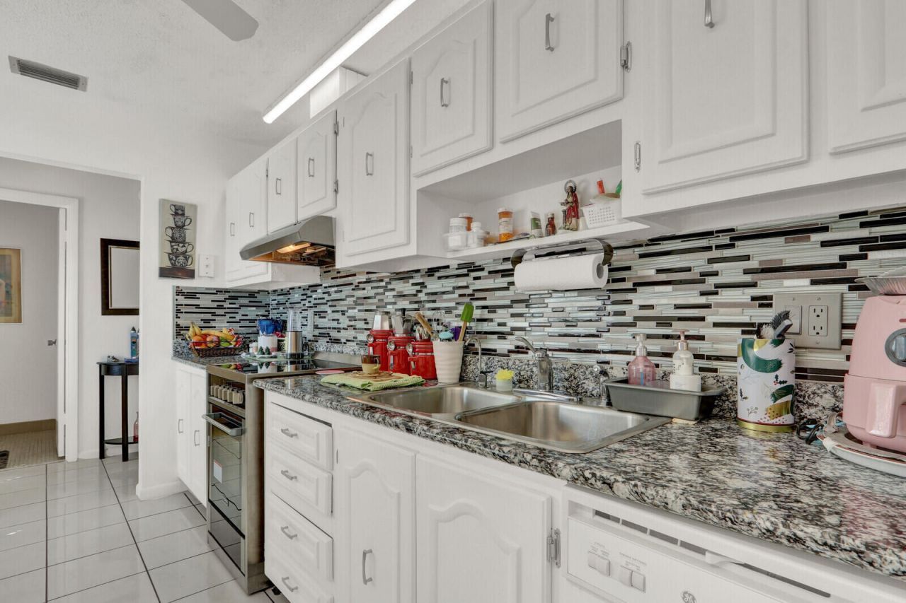 615 Laconia Circle, Greenacres, FL 33467 Photo
