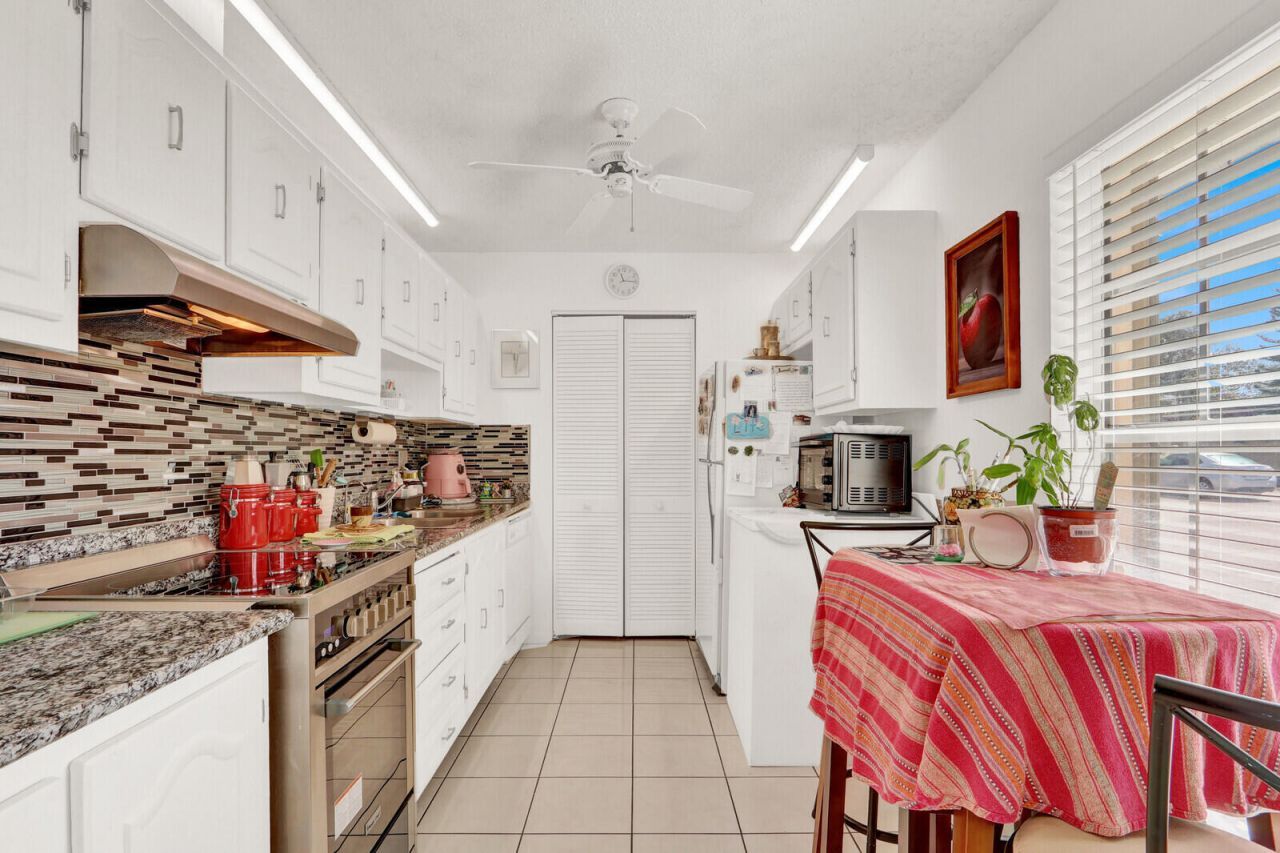 615 Laconia Circle, Greenacres, FL 33467 Photo