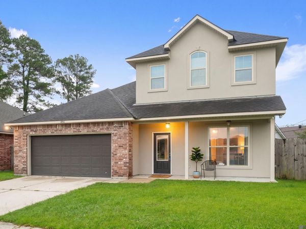 6916 Silver Springs Dr, Central, LA 70739