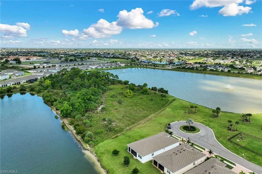 950 Stonewater Lake Ter, Cape Coral, FL 33993 Photo