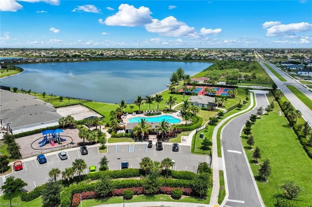 950 Stonewater Lake Ter, Cape Coral, FL 33993 Photo