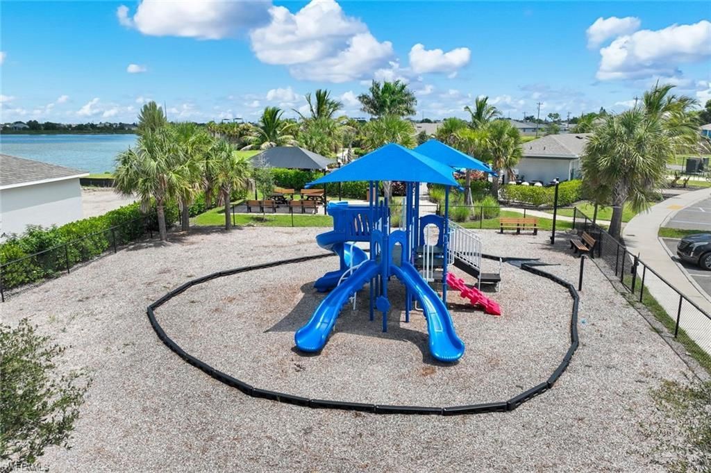 950 Stonewater Lake Ter, Cape Coral, FL 33993 Photo