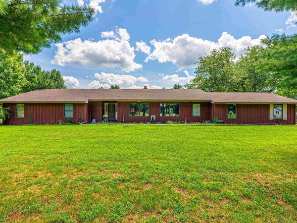 1668 825th Avenue, Lincoln, IL 62656