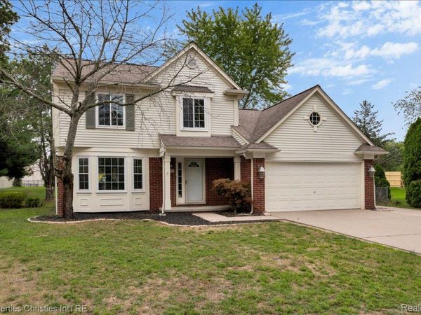 6595 Ashley Court, Waterford Township, Mi 48327