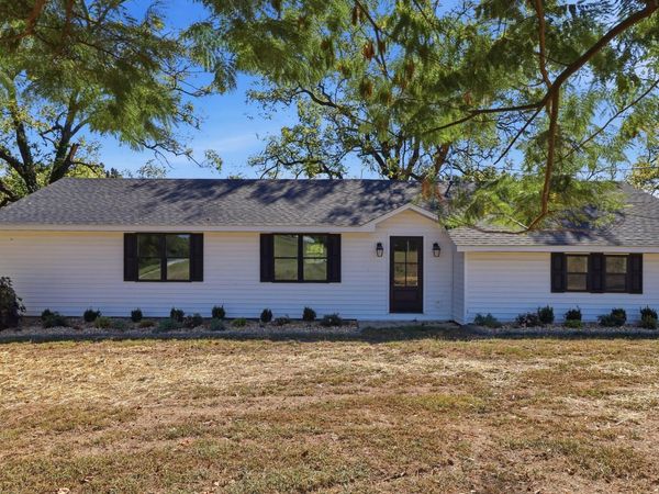 8574 County Road 6890 , West Plains, MO 65775