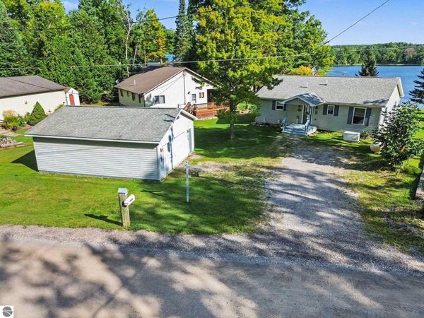 4422 Sunset Drive S, Glennie, MI 48737