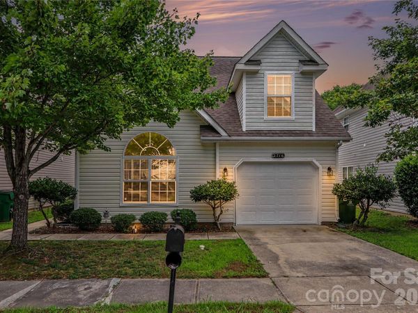 2716 Rozzelles Landing Drive, Charlotte, NC 28214