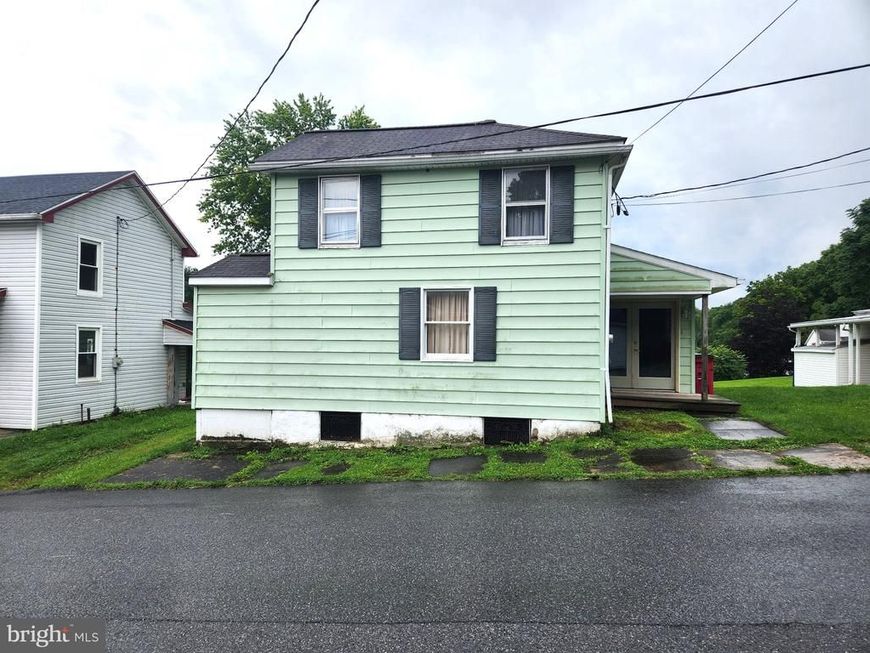 40 8th Street W, Everett, PA 15537 Main Photo