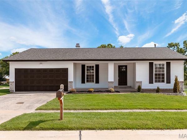 1356 Boardwalk Avenue , Florissant, MO 63031