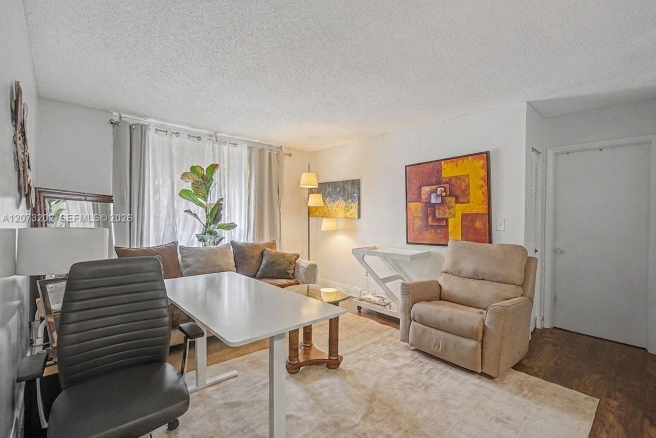5055 NW 7th St , Unit 112, Miami, FL 33126 Photo
