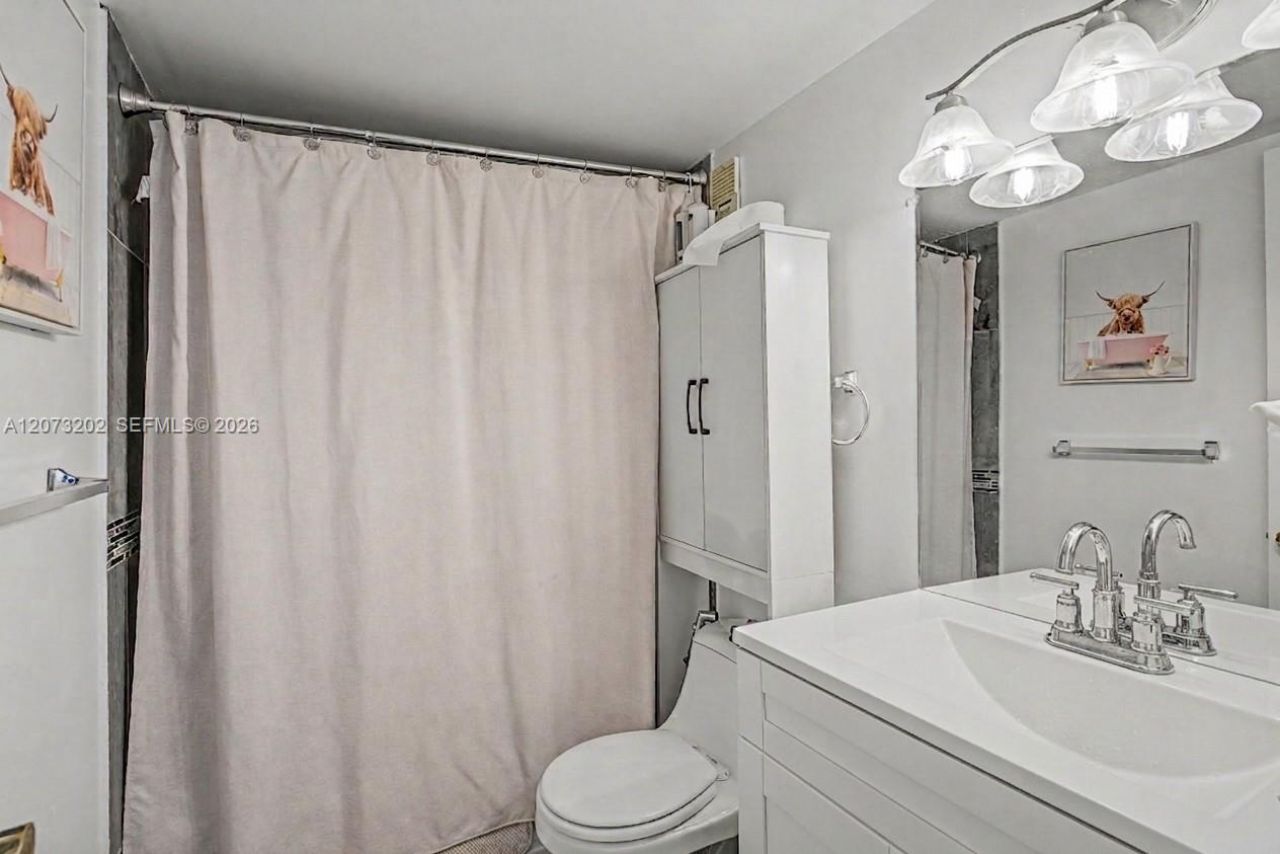 5055 NW 7th St , Unit 112, Miami, FL 33126 Photo