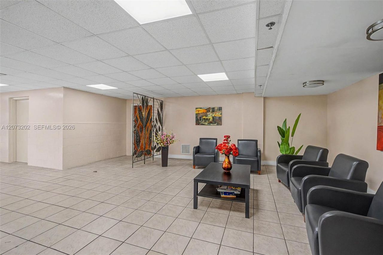 5055 NW 7th St , Unit 112, Miami, FL 33126 Photo