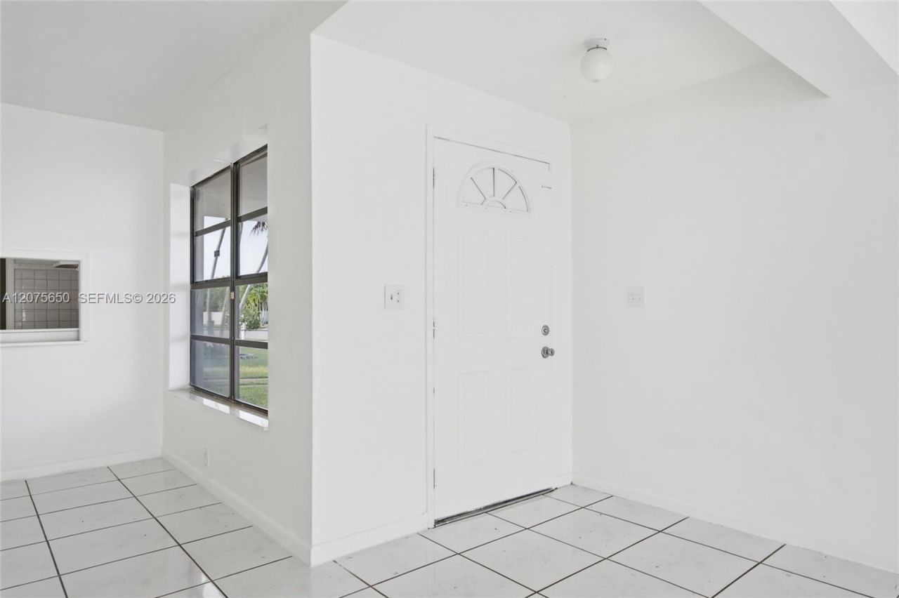 17360 SW 121st Ave , Miami, FL 33177 Photo
