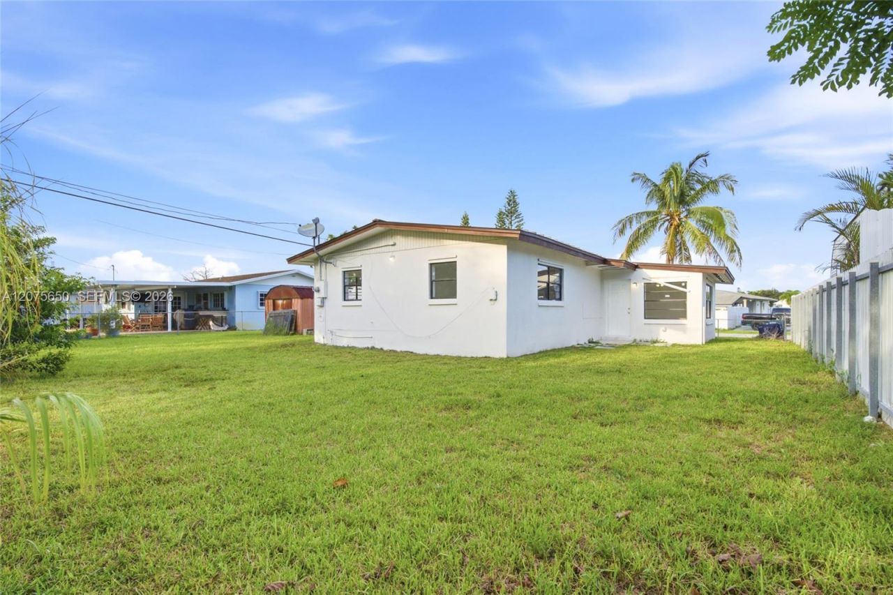 17360 SW 121st Ave , Miami, FL 33177 Photo