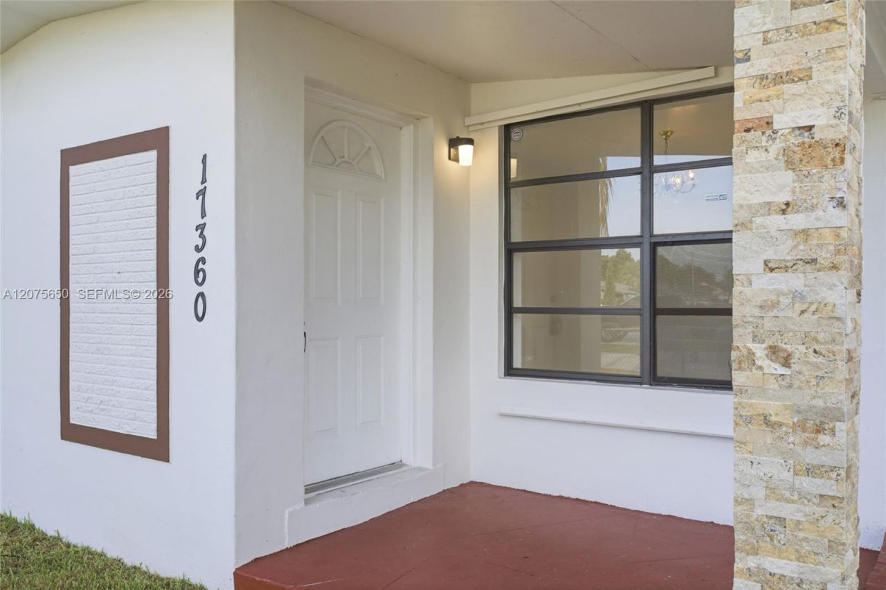17360 SW 121st Ave , Miami, FL 33177 Photo