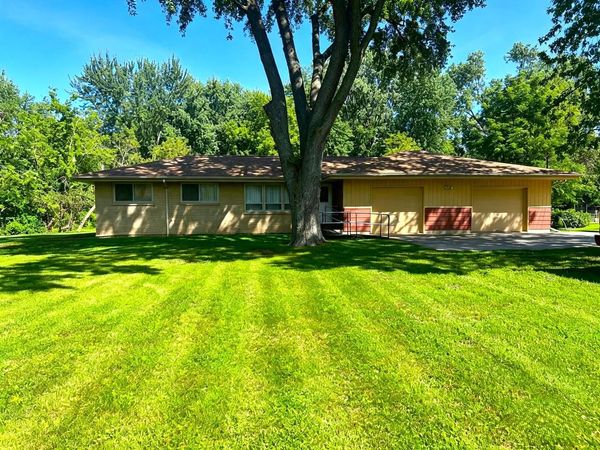 10529 22nd AVENUE, Pleasant Prairie, WI 53158