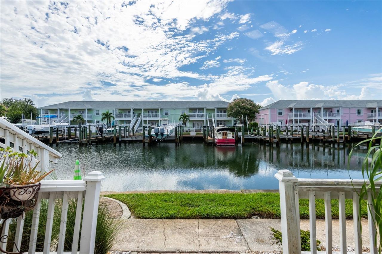 5132 Beach Drive Se, Unit C, Saint Petersburg, FL 33705 Photo