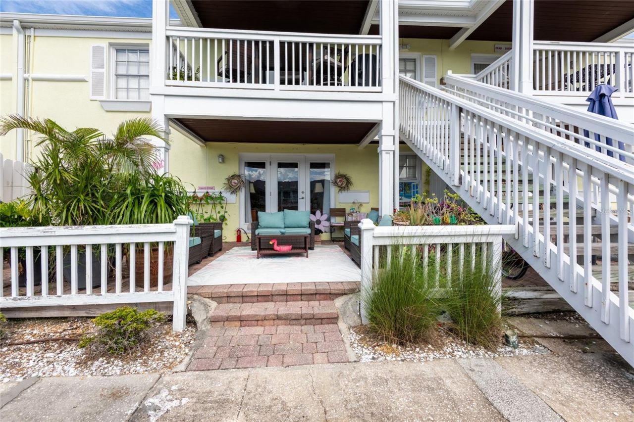 5132 Beach Drive Se, Unit C, Saint Petersburg, FL 33705 Photo