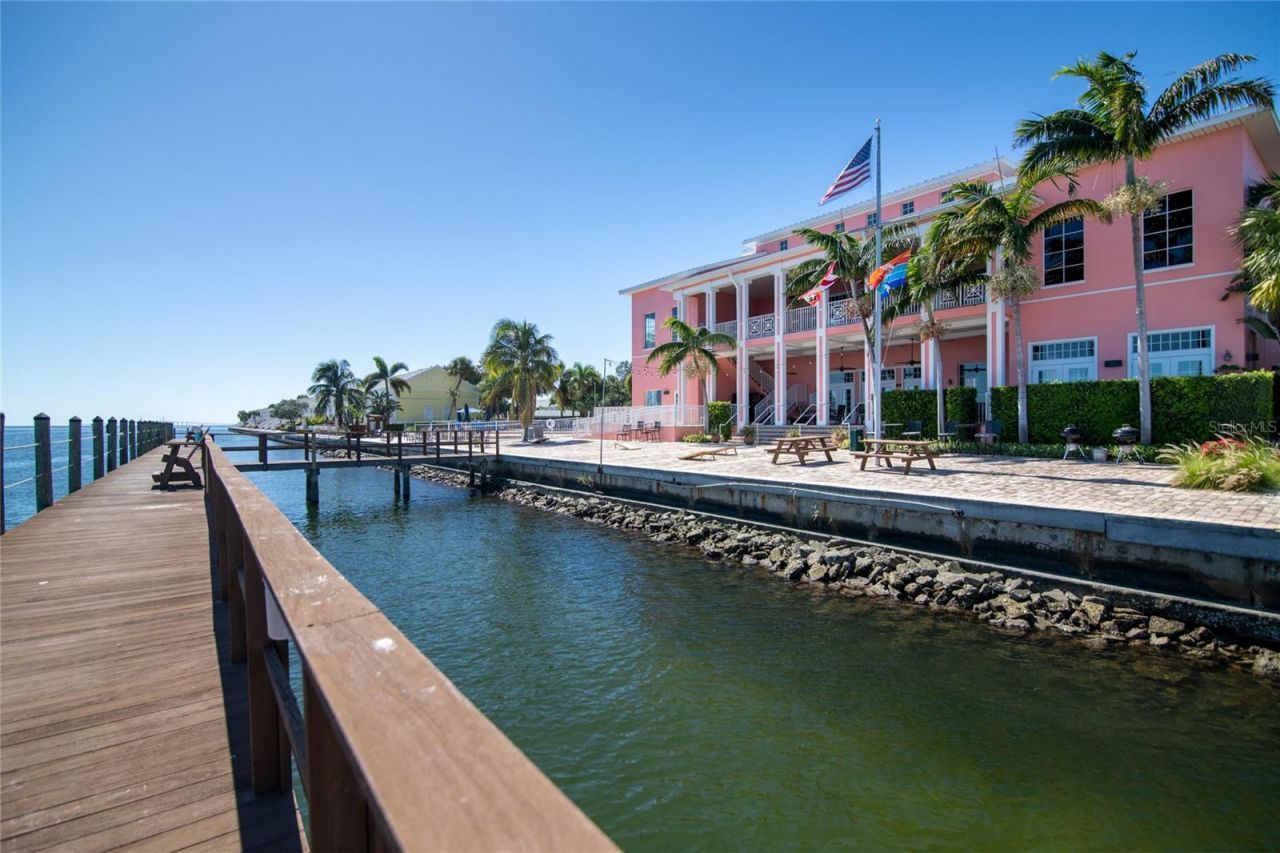 5132 Beach Drive Se, Unit C, Saint Petersburg, FL 33705 Photo