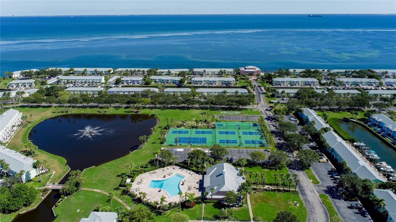 5132 Beach Drive Se, Unit C, Saint Petersburg, FL 33705 Photo
