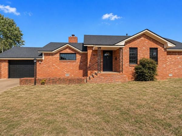 1102 N Noble Avenue, Watonga, OK 73772