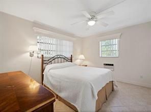 1050 SE 14th Place, Unit 15B, Fort Lauderdale, FL 33316 Photo