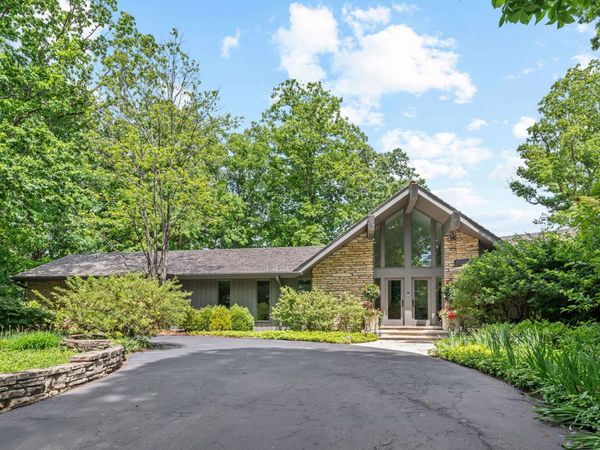 677 Driftwood Lane , Northbrook, IL 60062
