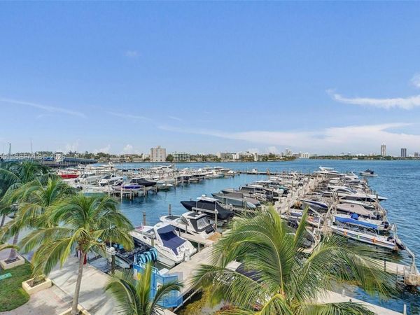 7601 E Treasure Dr , Unit 717, North Bay Village, FL 33141