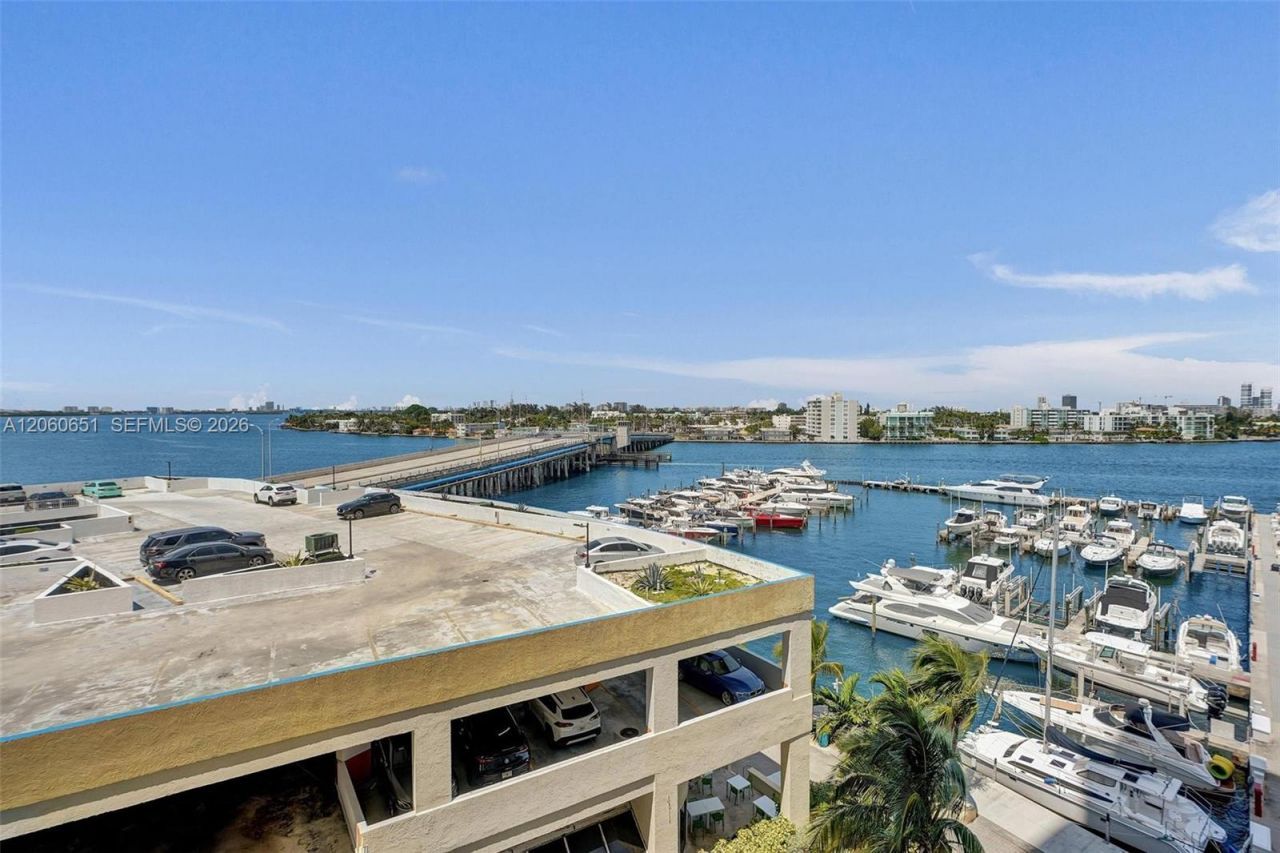 7601 E Treasure Dr , Unit 717, North Bay Village, FL 33141 Photo