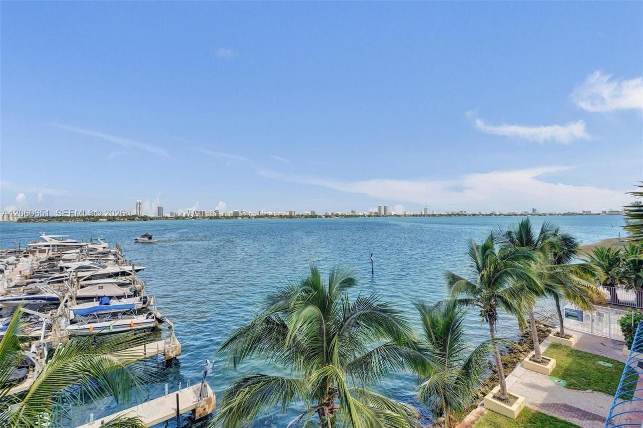 7601 E Treasure Dr , Unit 717, North Bay Village, FL 33141 Photo
