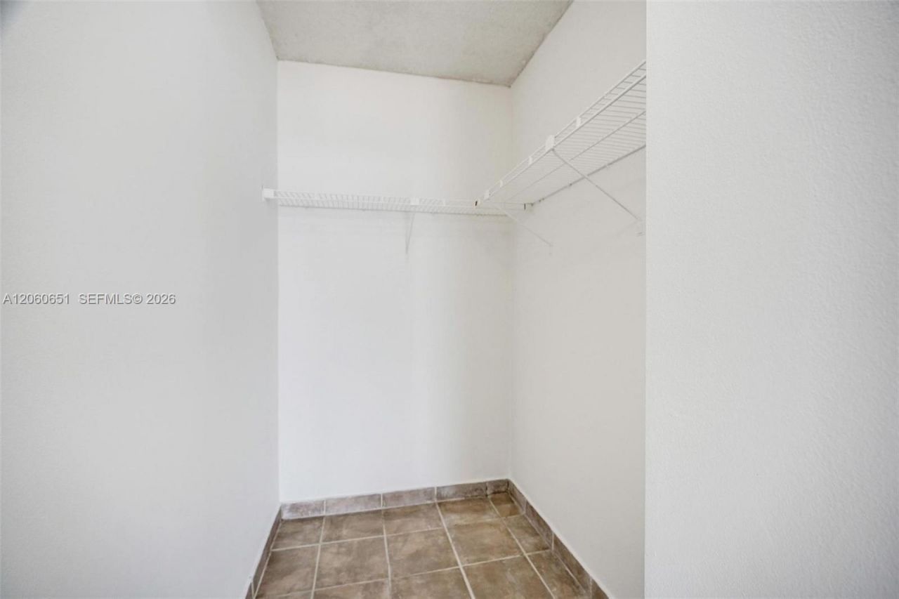 7601 E Treasure Dr , Unit 717, North Bay Village, FL 33141 Photo