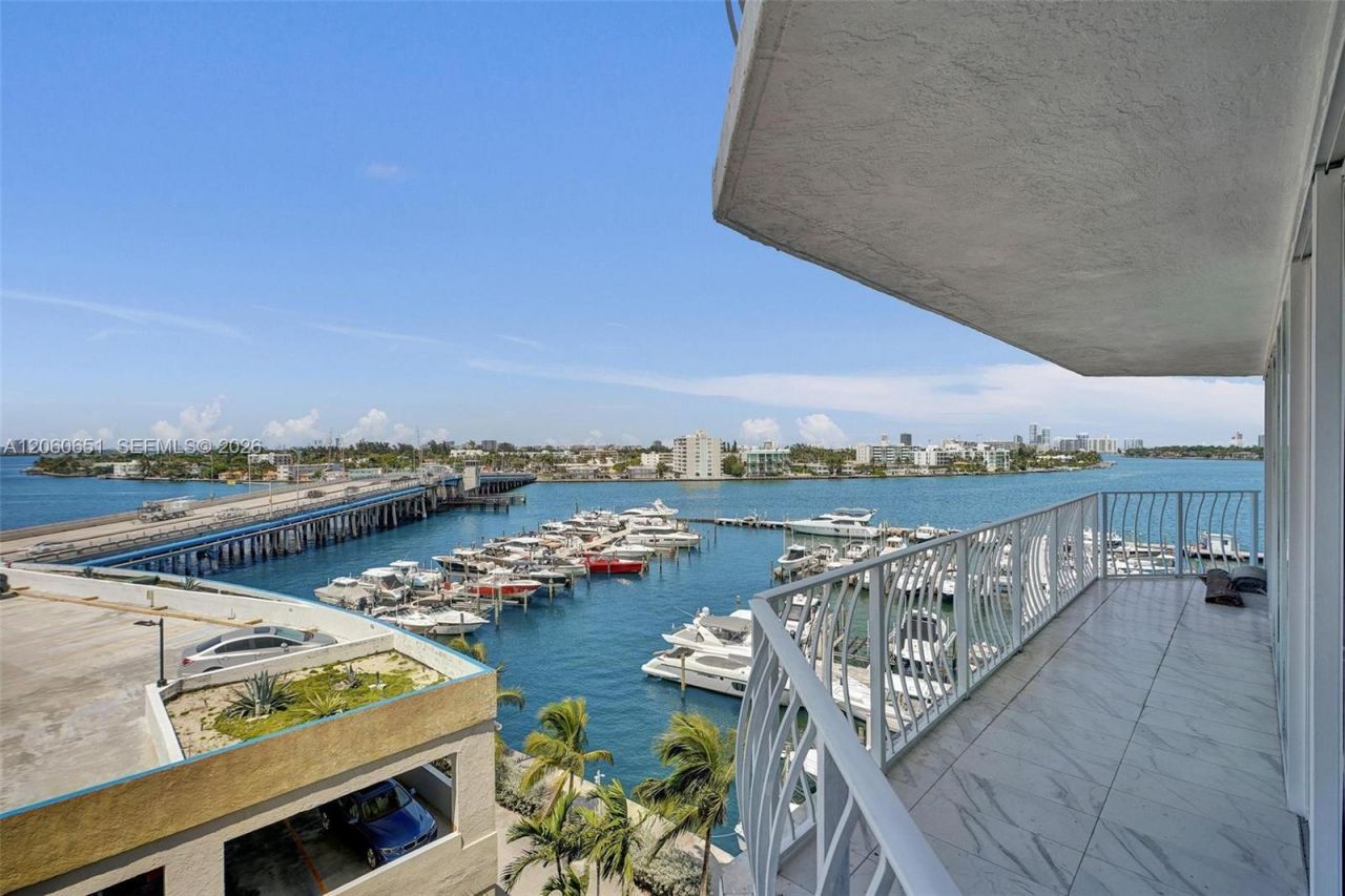 7601 E Treasure Dr , Unit 717, North Bay Village, FL 33141 Photo