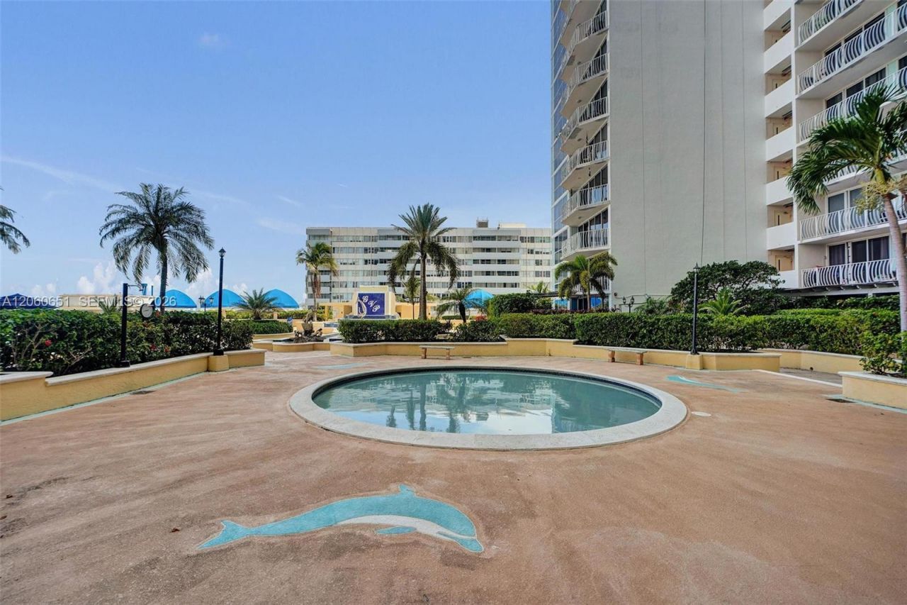 7601 E Treasure Dr , Unit 717, North Bay Village, FL 33141 Photo