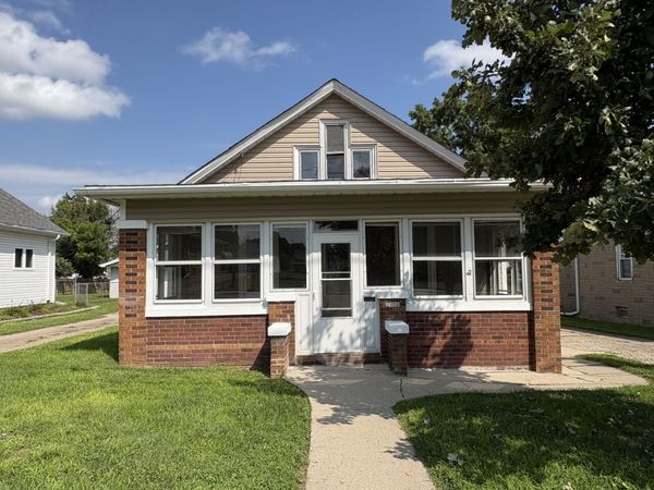 1423 Pulaski Street , Peru, IL 61354