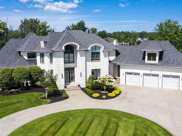 80 Sanctuary Court, Buffalo, NY 14221