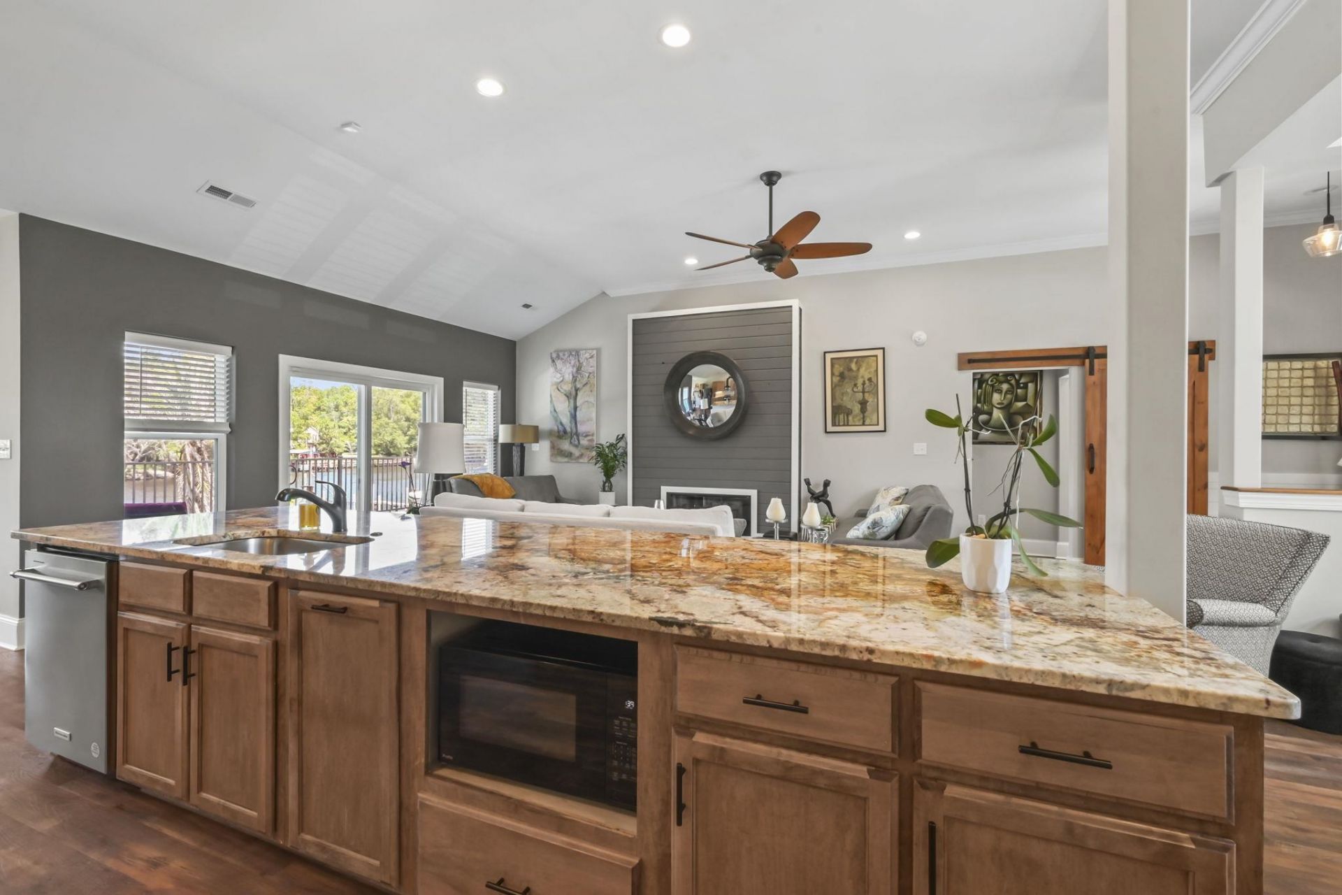 994 Folly Rd. Photo 10