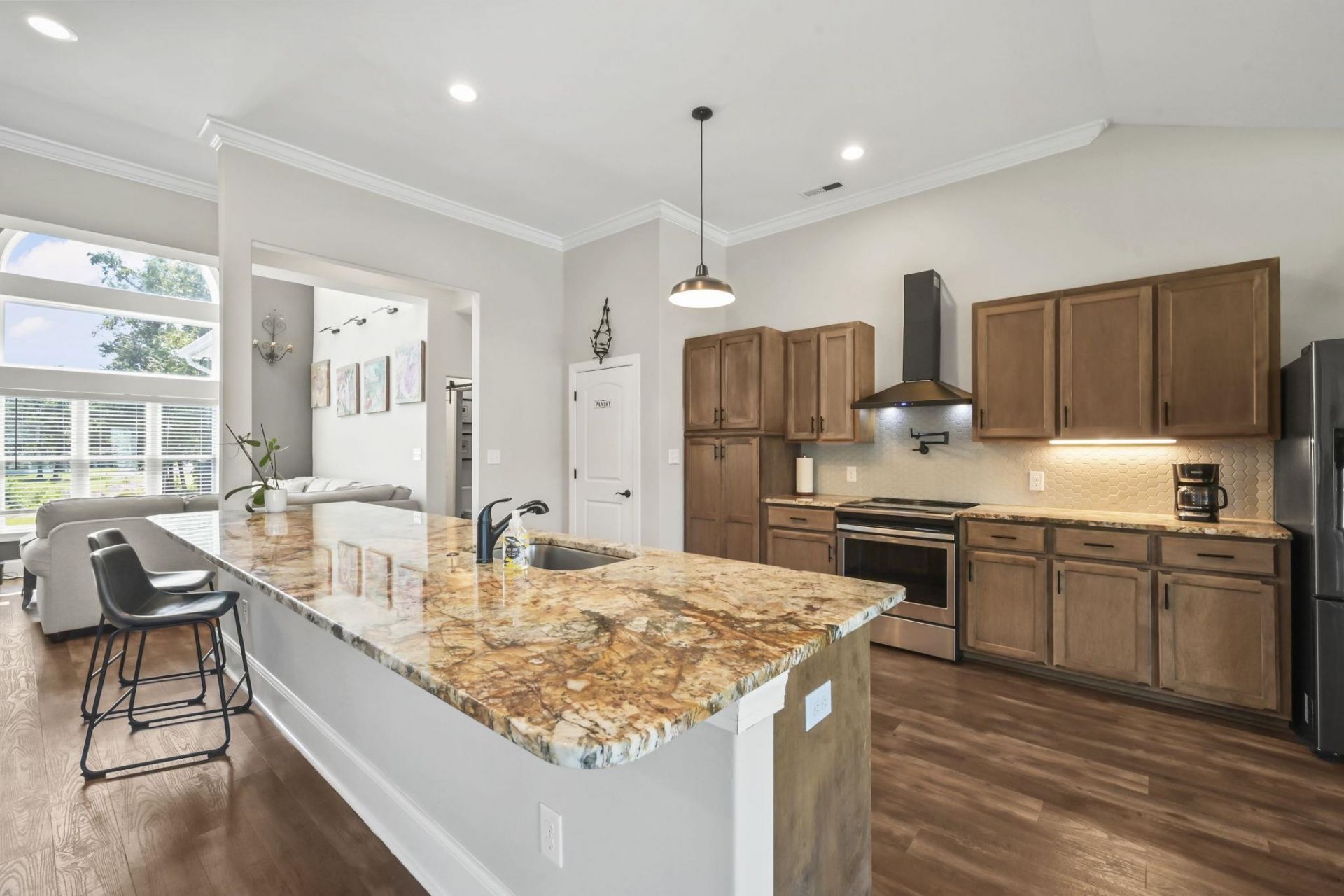 994 Folly Rd. Photo 7